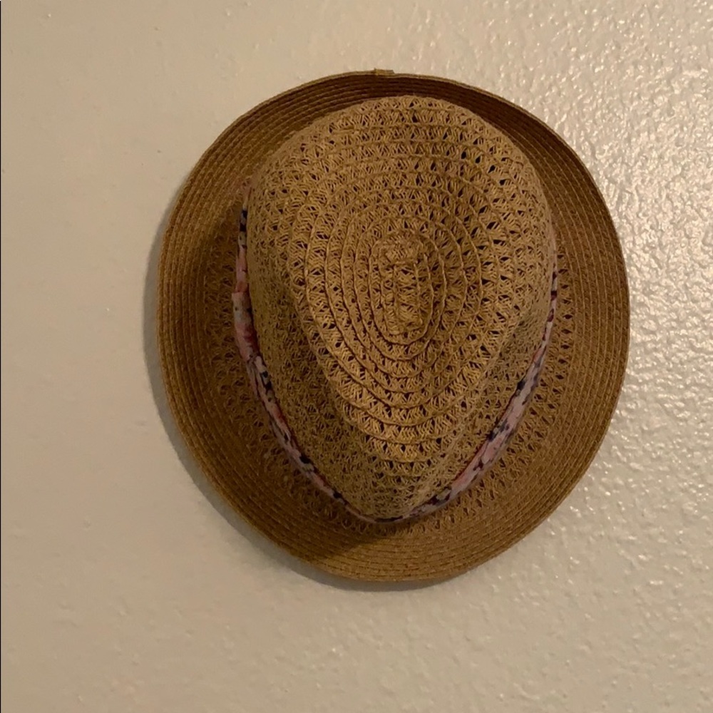 STRAW BEACH HAT